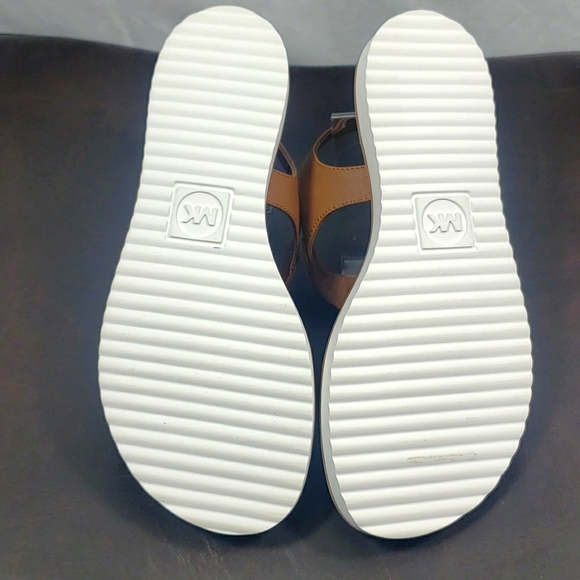 MICHAEL Michael Kors Women's "Brady Thong" T-Strap Sandals, Luggage, Size 6.5 - Picture 5 of 9